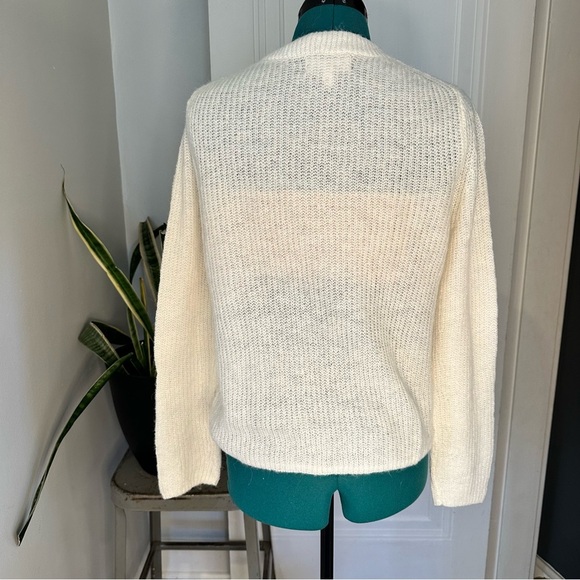 Banana Republic white Sweater Fine Knit small - Picture 7 of 11